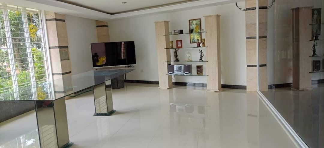 Будинок, 4047 м², 408 000$ — FAKTOR